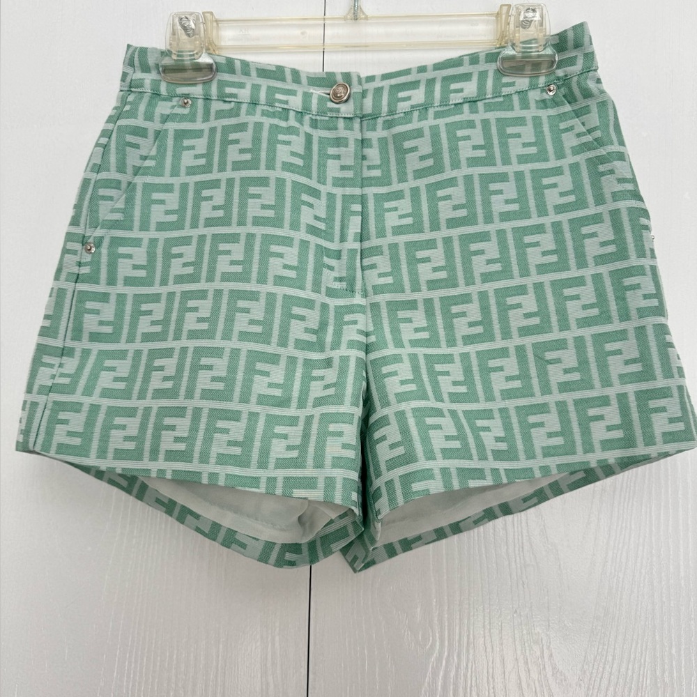 Sage green fashion high waisted gorgeous trending shorts, fully lined size US 4